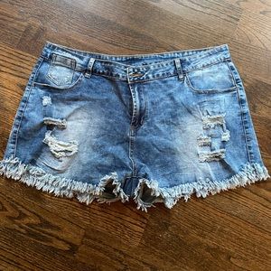 Torn Denim shorts XXL